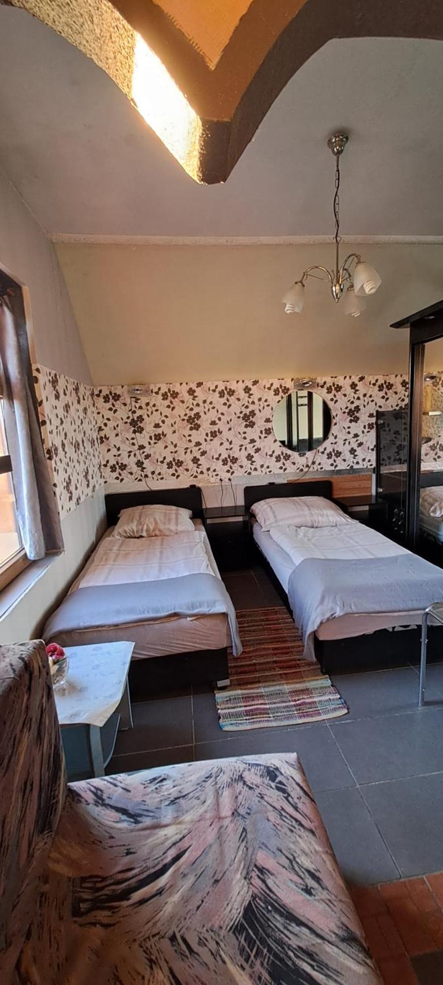Sárkány Lak Diosd Habitación foto